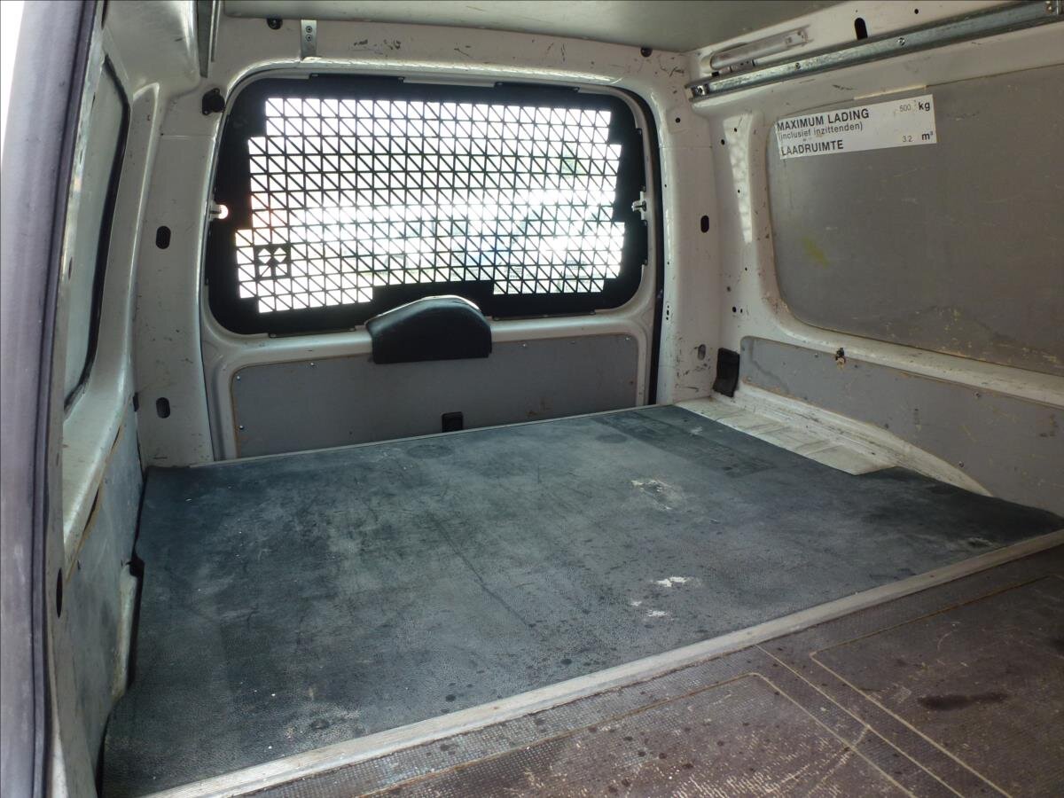 Volkswagen Caddy Skříň 1,6 l 75 kw