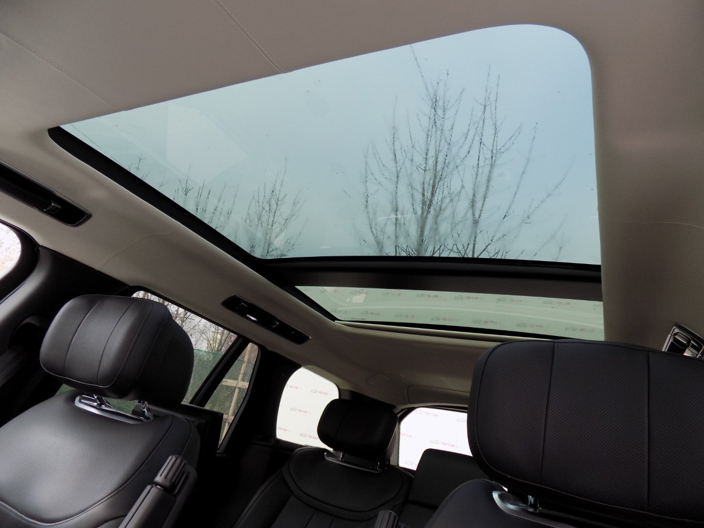 Land Rover Range Rover SUV 4,4 l 390 kw