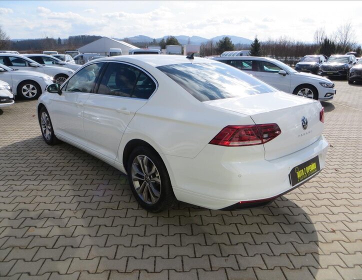 Volkswagen Passat Liftback 1,5 l 110 kw