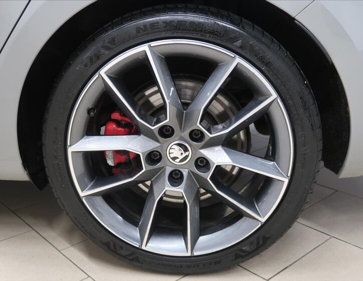 Škoda Octavia Kombi 2,0 l 180 kw