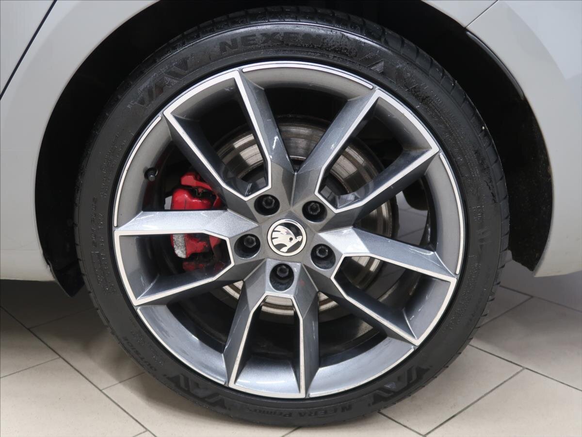 Škoda Octavia Kombi 2,0 l 180 kw