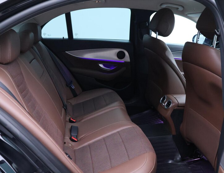 Mercedes-Benz Třídy E Sedan 2,0 l 143 kw