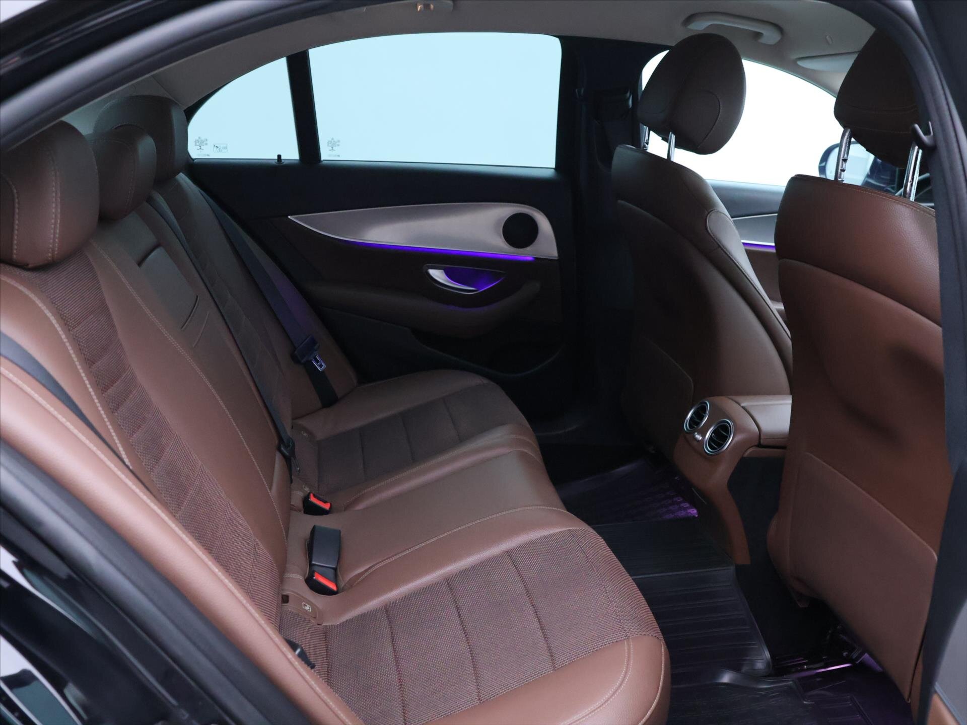 Mercedes-Benz Třídy E Sedan 2,0 l 143 kw