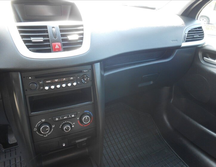 Peugeot 207 Kombi 1,4 l 54 kw