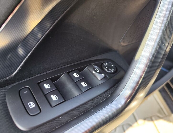 Peugeot 2008 SUV / Terénní 1,2 l 81 kw