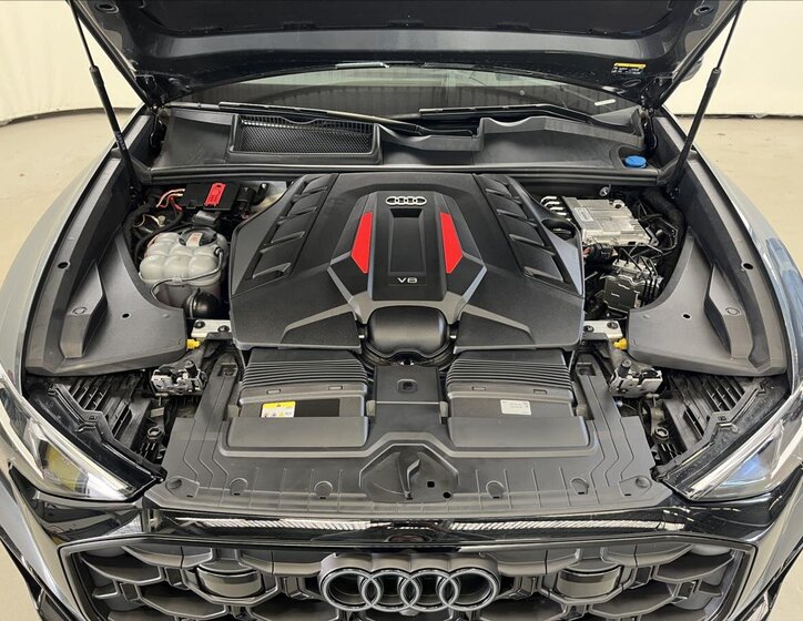 Audi SQ8 SUV 4,0 l 373 kw