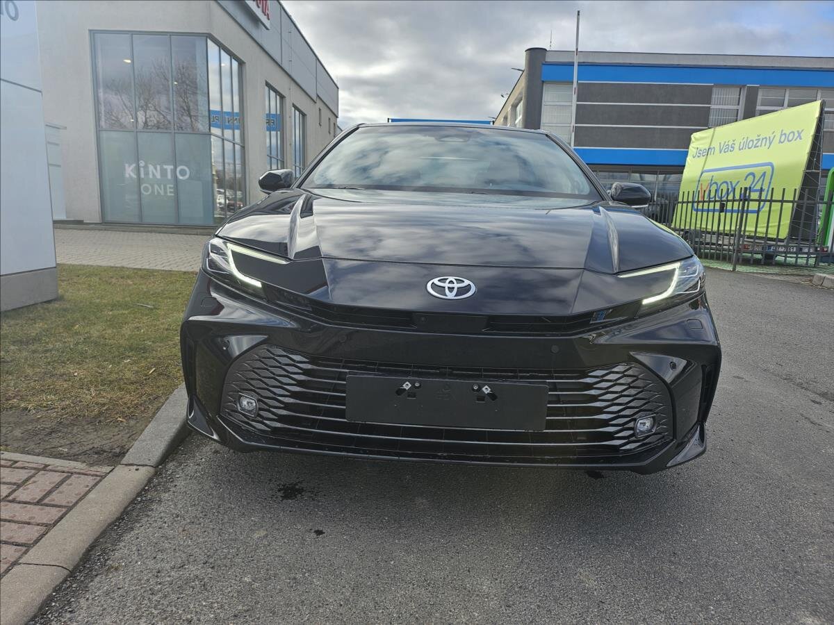Toyota Camry Sedan / Limuzína 2,5 l 137 kw