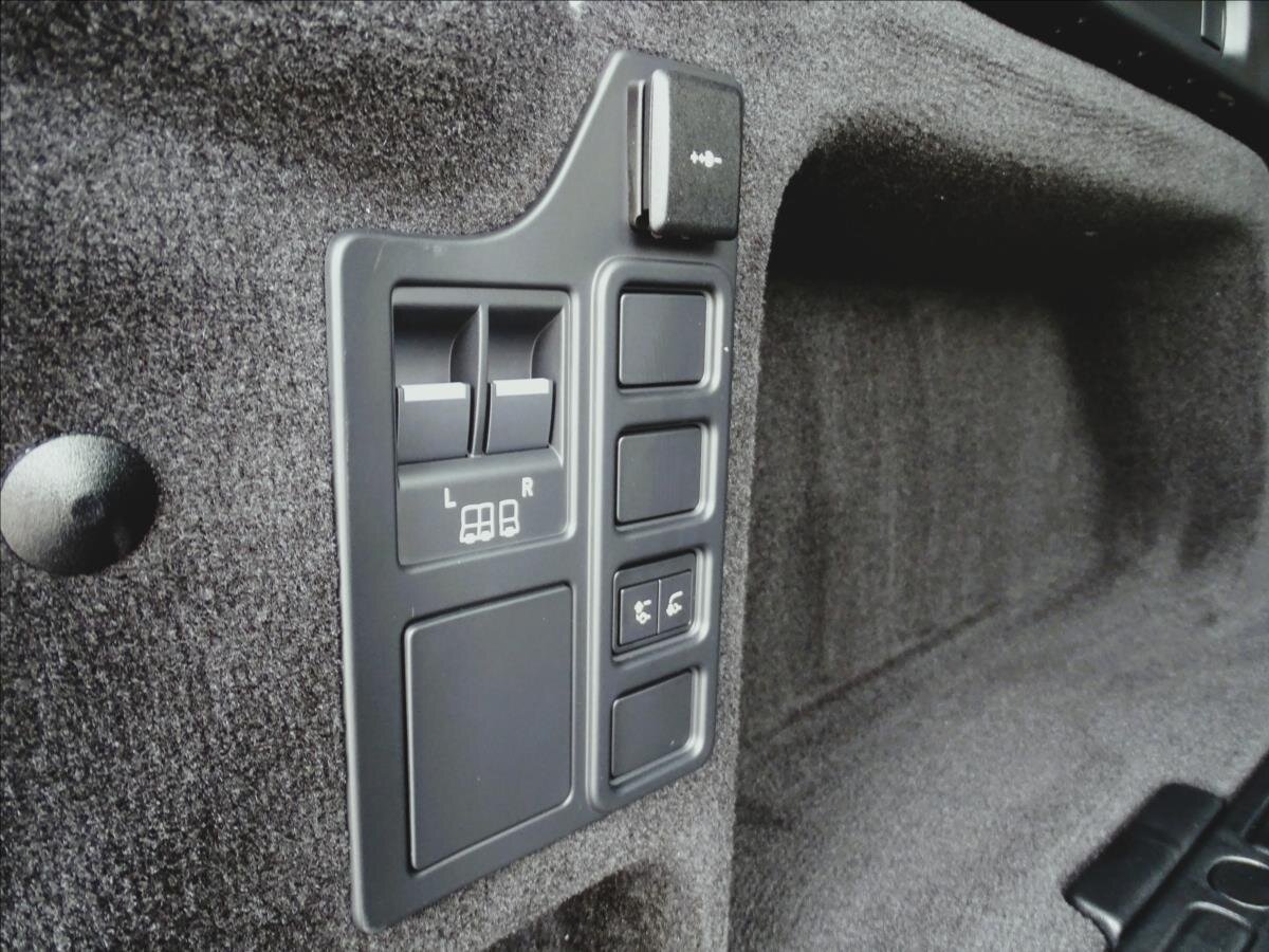 Land Rover Discovery SUV / Terénní 3,0 l 184 kw