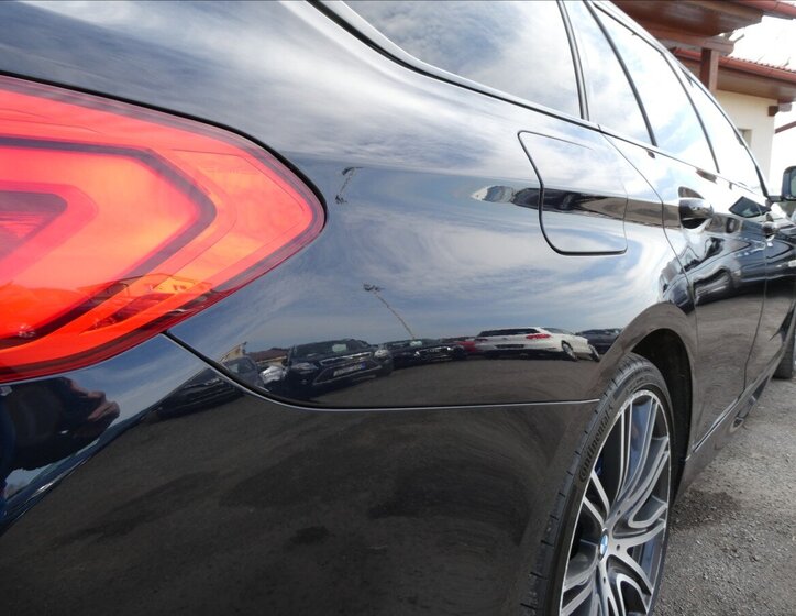 BMW Řada 5 Kombi 3,0 l 235 kw