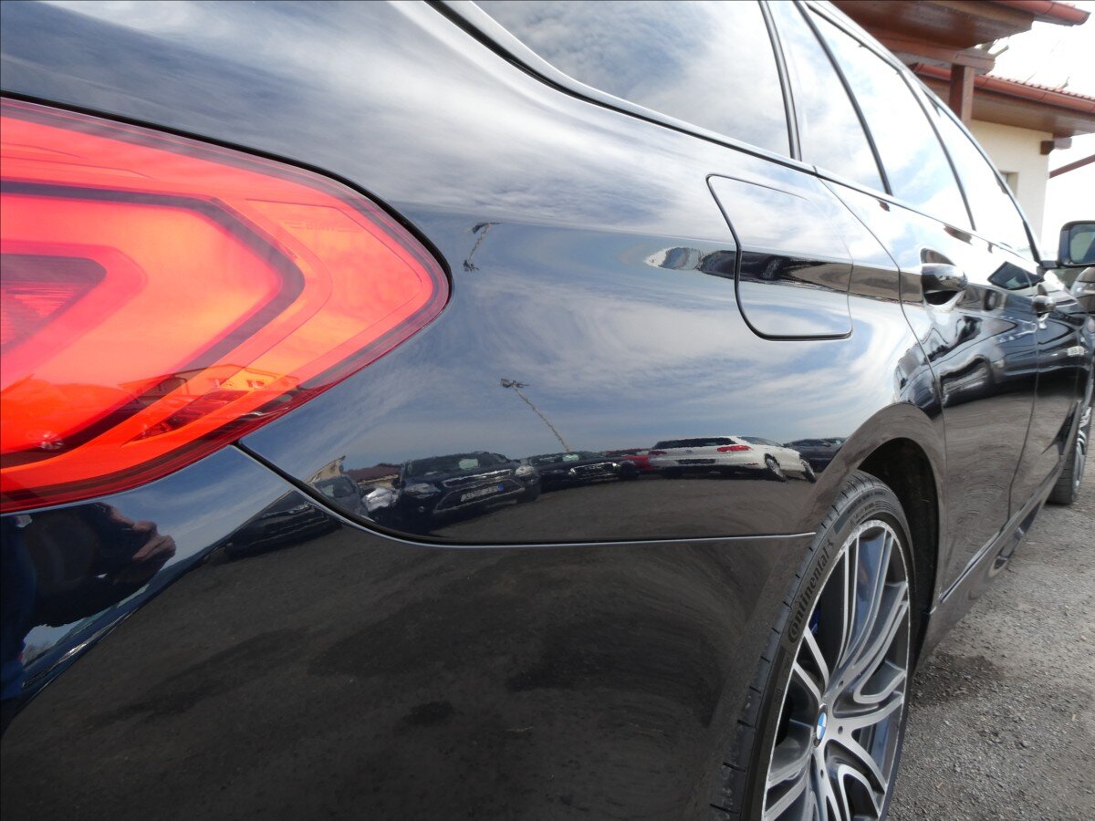 BMW Řada 5 Kombi 3,0 l 235 kw