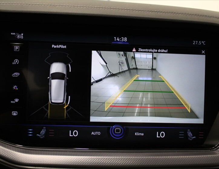 Volkswagen Touareg 9