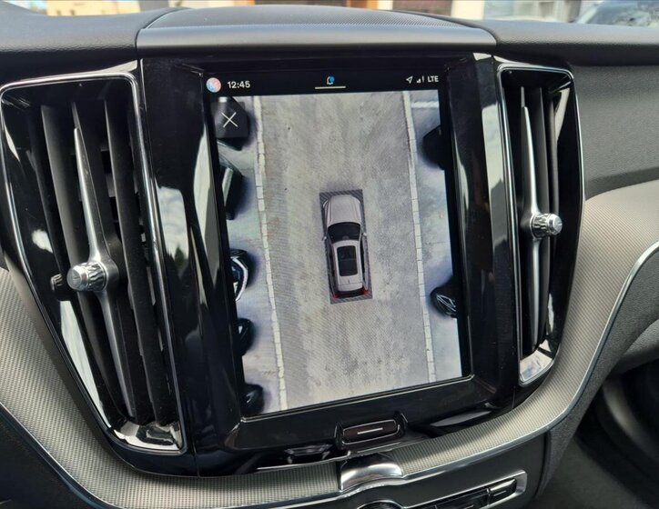 Volvo XC60 SUV / Terénní 2,0 l 145 kw