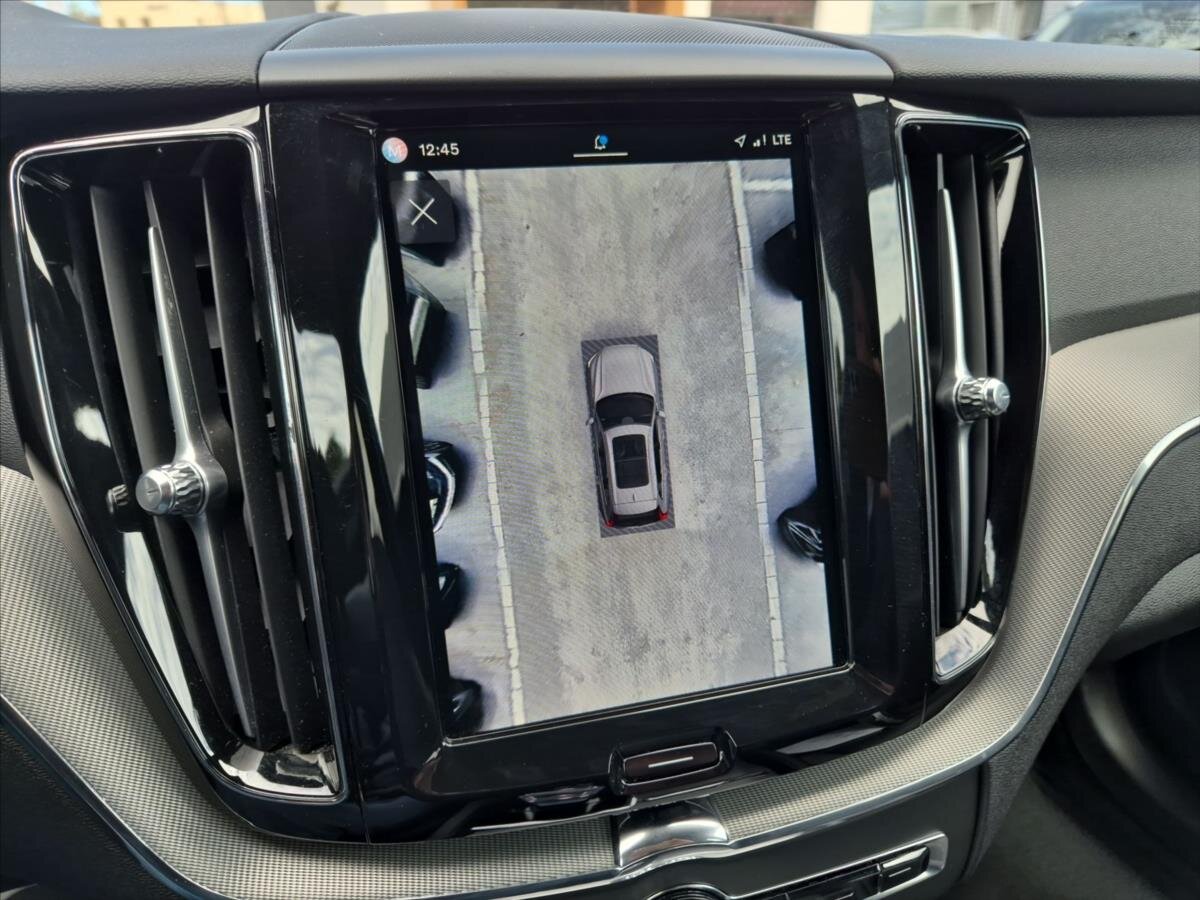 Volvo XC60 SUV / Terénní 2,0 l 145 kw