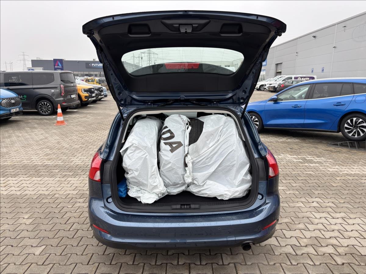 Ford Focus Kombi 999,0 92 kw