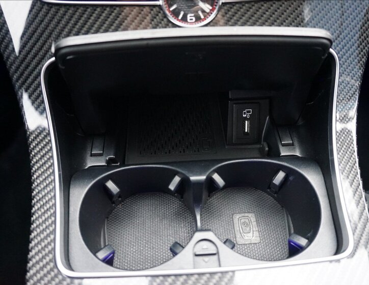 Mercedes-Benz Třídy C Sedan 4,0 l 375 kw