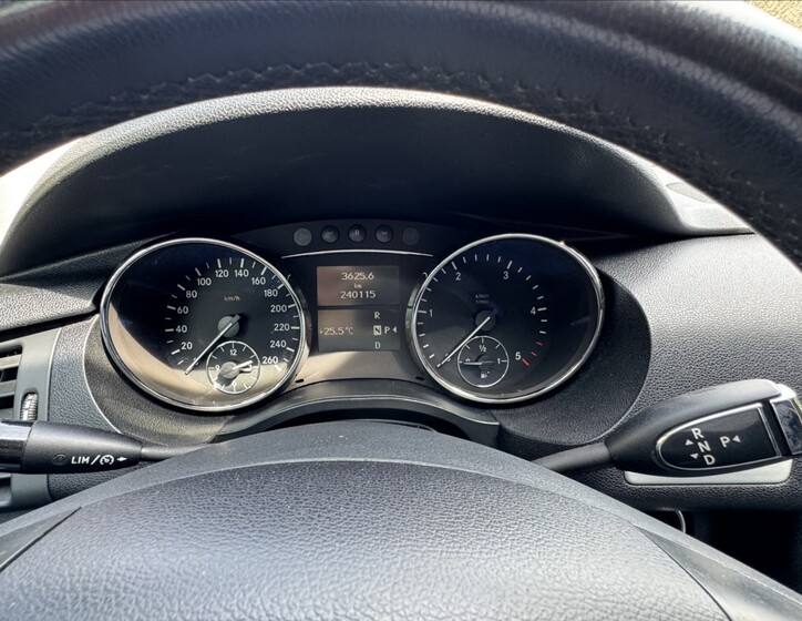 Mercedes-Benz Třídy R 9