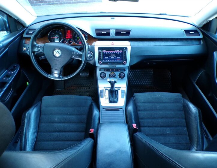 Volkswagen Passat Sedan / Limuzína 2,0 l 103 kw