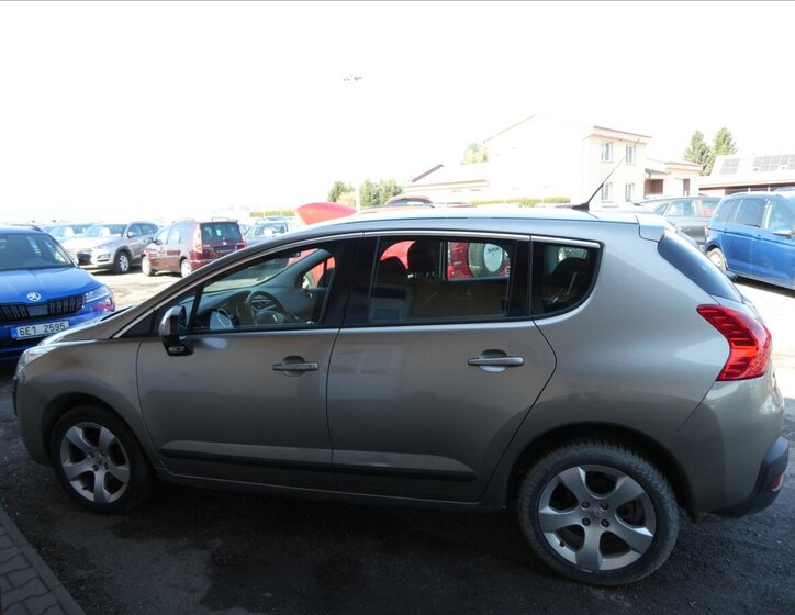 Peugeot 3008 SUV / Terénní 1,6 l 82 kw