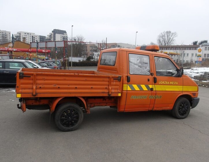 Volkswagen Transporter Ostatní 2,4 l 57 kw