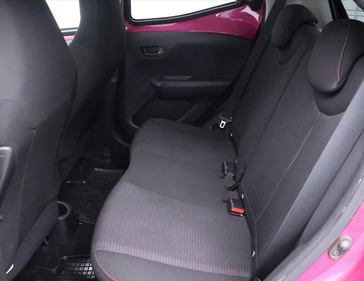 Toyota Aygo Hatchback 998,0 53 kw