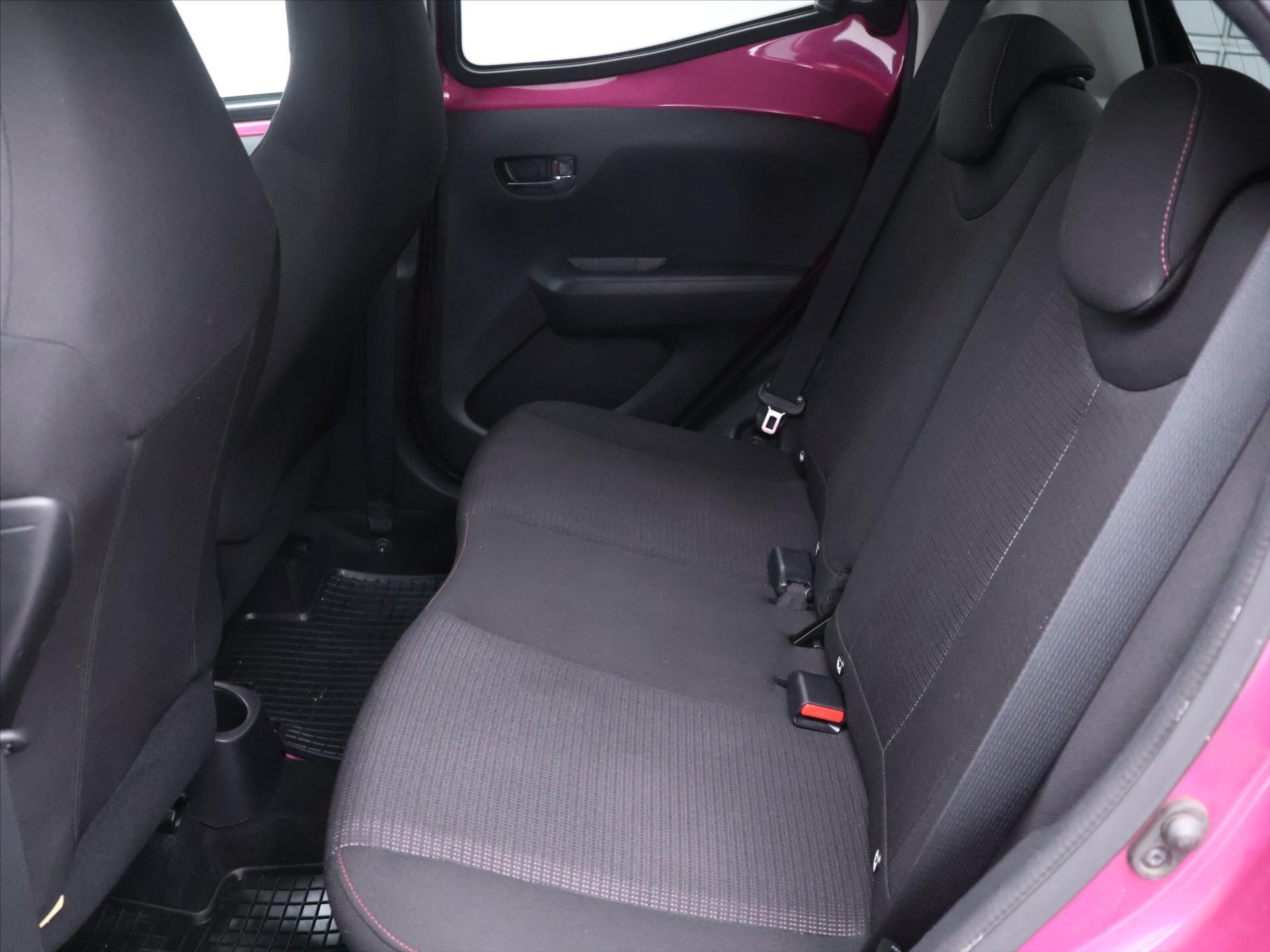 Toyota Aygo Hatchback 998,0 53 kw