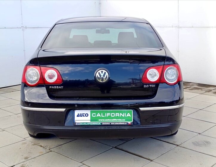Volkswagen Passat Sedan / Limuzína 2,0 l 103 kw