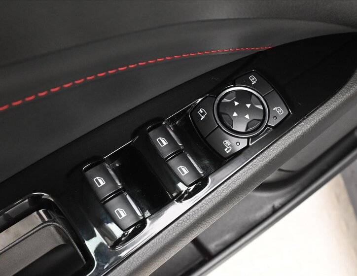 Ford Mondeo Sedan 2,0 l 140 kw