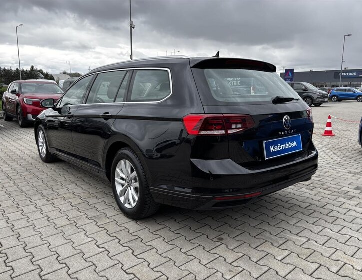 Volkswagen Passat Kombi 1,5 l 110 kw