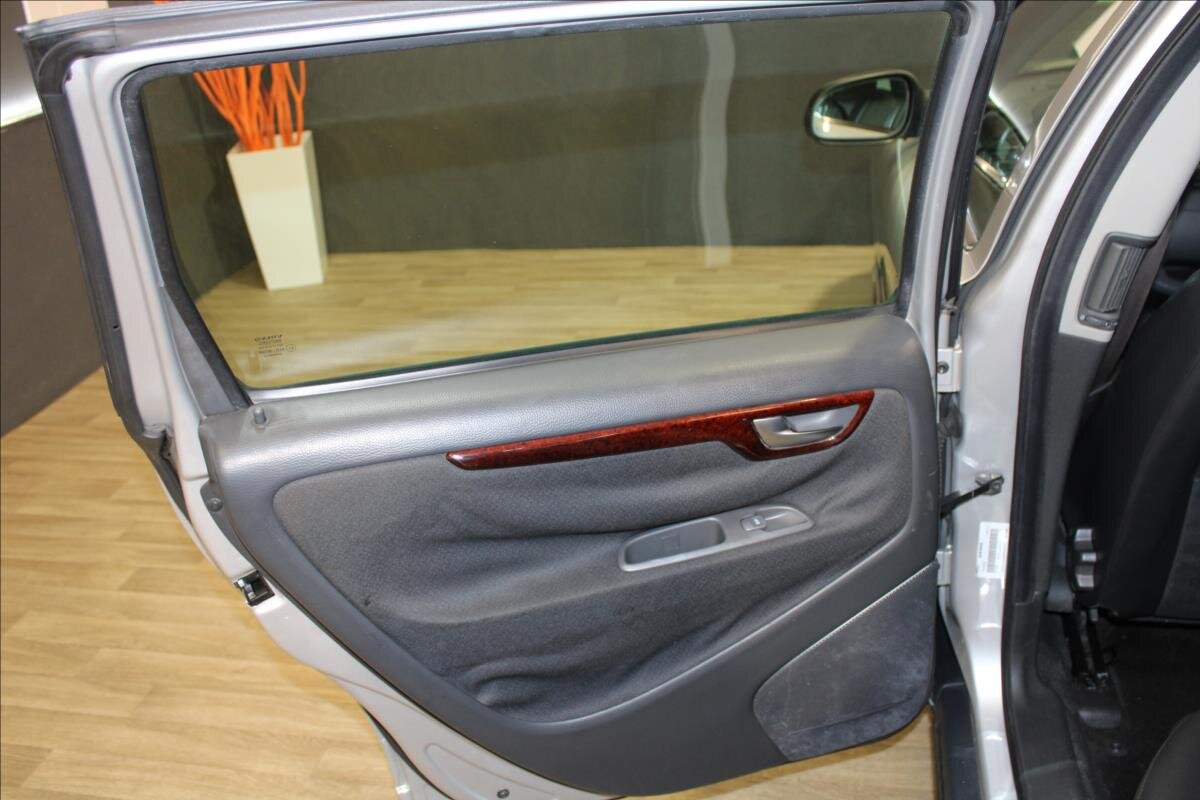 Volvo V70 Kombi 2,4 l 125 kw