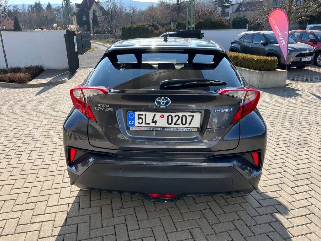 Toyota C-HR SUV / Terénní 1,8 l 72 kw