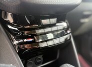 Peugeot 2008 SUV / Terénní 1,2 l 61 kw
