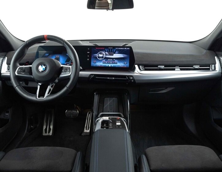 BMW X2 SUV 2,0 l 221 kw