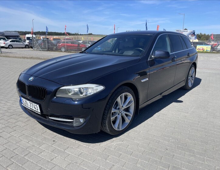 BMW Řada 5 Kombi 3,0 l 180 kw