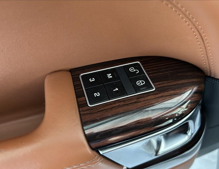 Land Rover Range Rover SUV / Terénní 3,0 l 190 kw