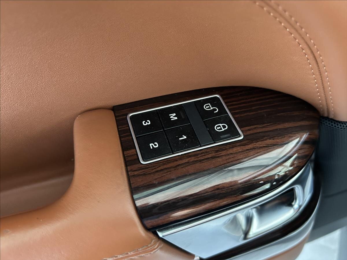 Land Rover Range Rover SUV / Terénní 3,0 l 190 kw