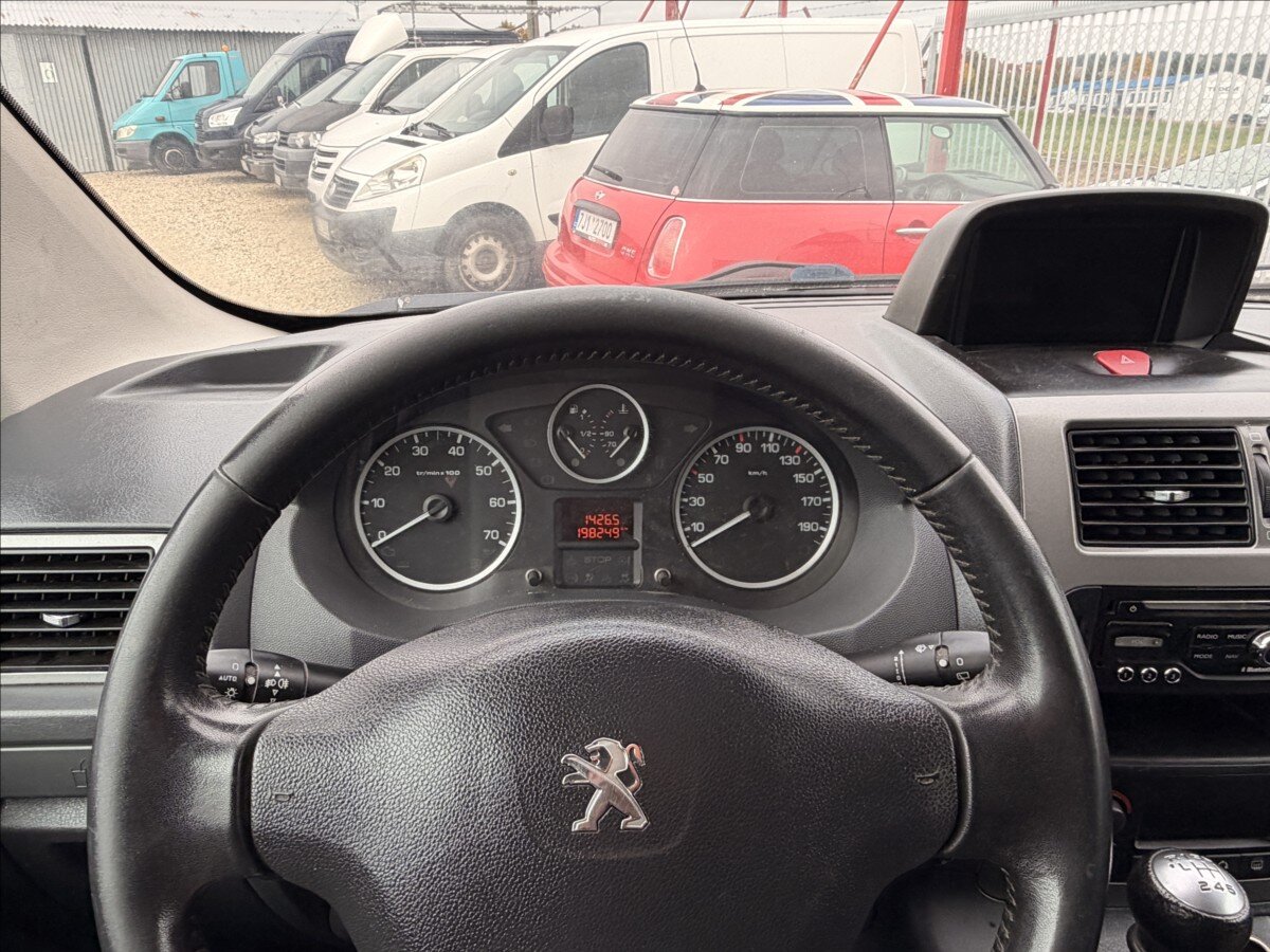 Peugeot Expert Tepee MPV 2,0 l 120 kw