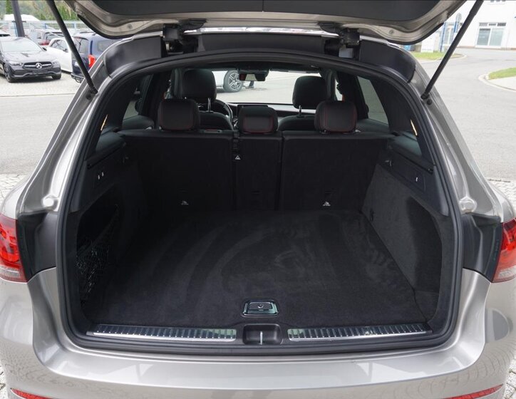 Mercedes-Benz GLC SUV 3,0 l 287 kw