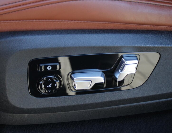 BMW X5 SUV / Terénní 4,4 l 390 kw