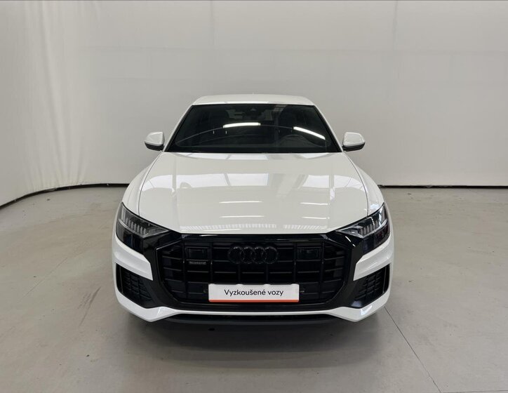Audi Q8 SUV / Terénní 3,0 l 210 kw