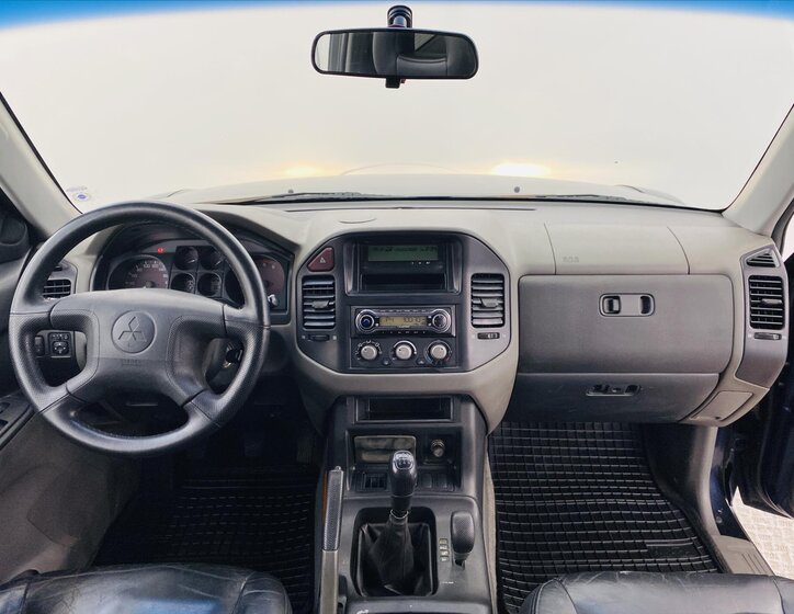 Mitsubishi Pajero SUV / Terénní 2,5 l 85 kw