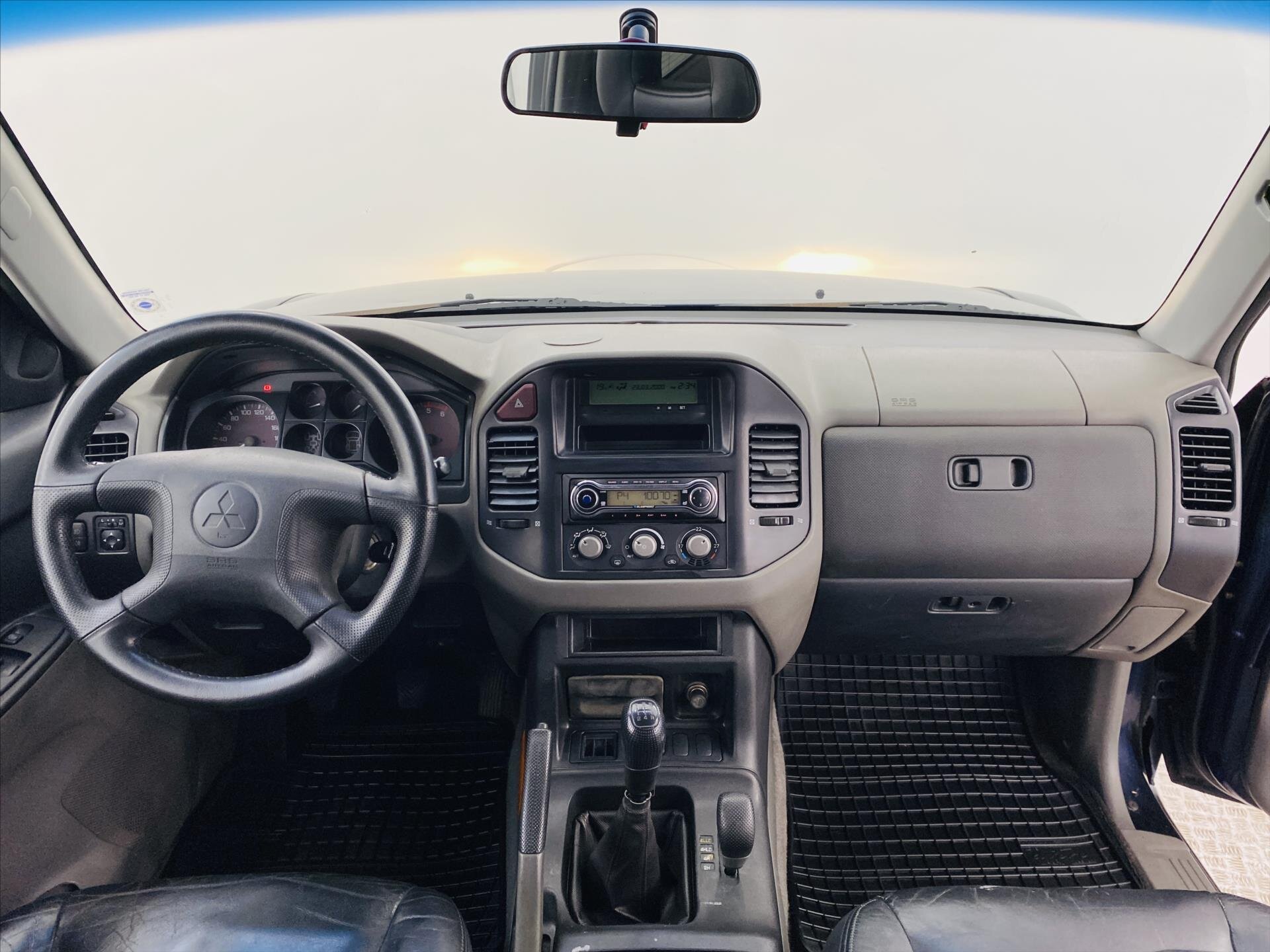 Mitsubishi Pajero SUV / Terénní 2,5 l 85 kw