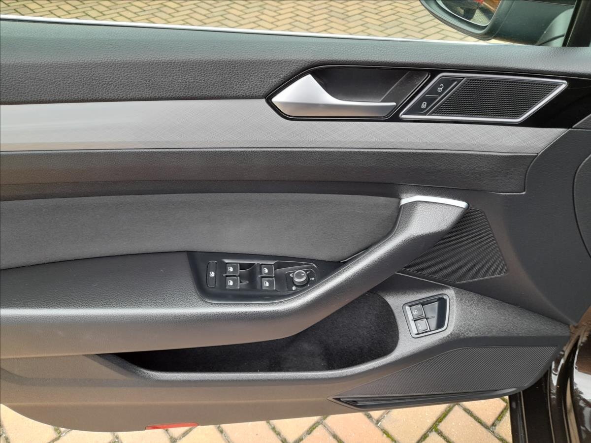 Volkswagen Passat Kombi 1,4 l 115 kw