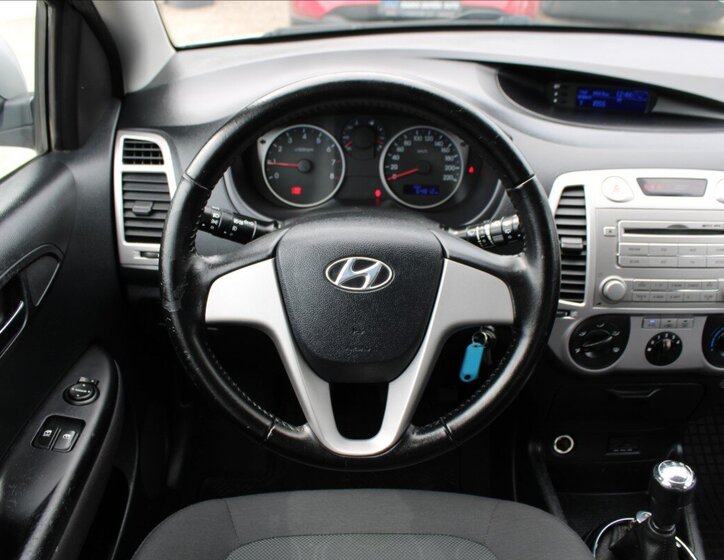 Hyundai i20 10