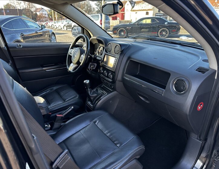 Jeep Compass SUV 2,1 l 120 kw