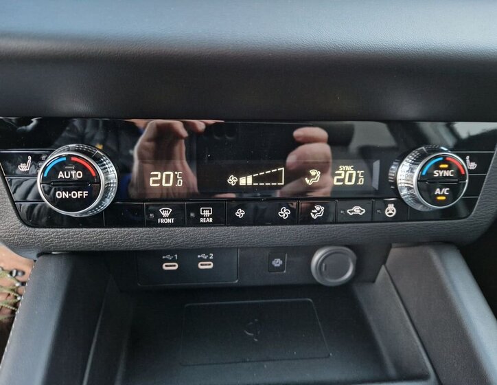 Mitsubishi Outlander SUV / Terénní 2,4 l 225 kw