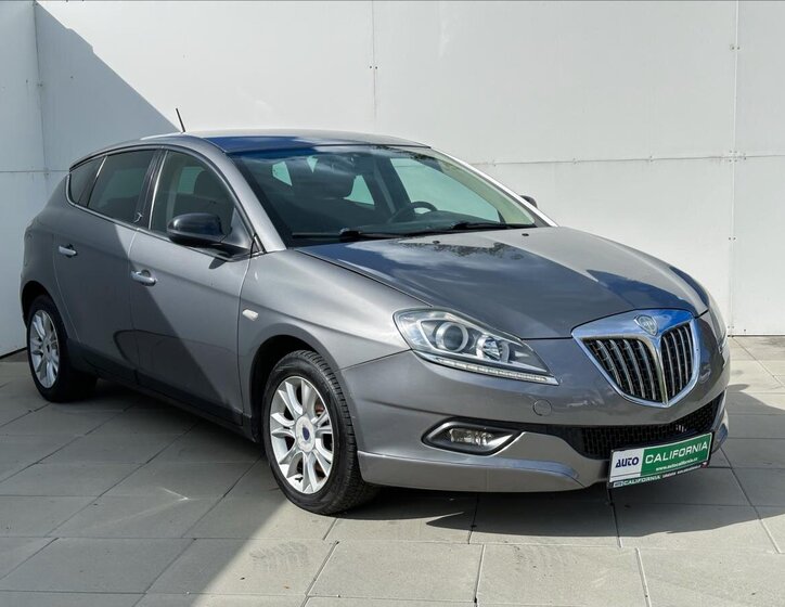 Lancia Delta Hatchback 1,6 l 88 kw