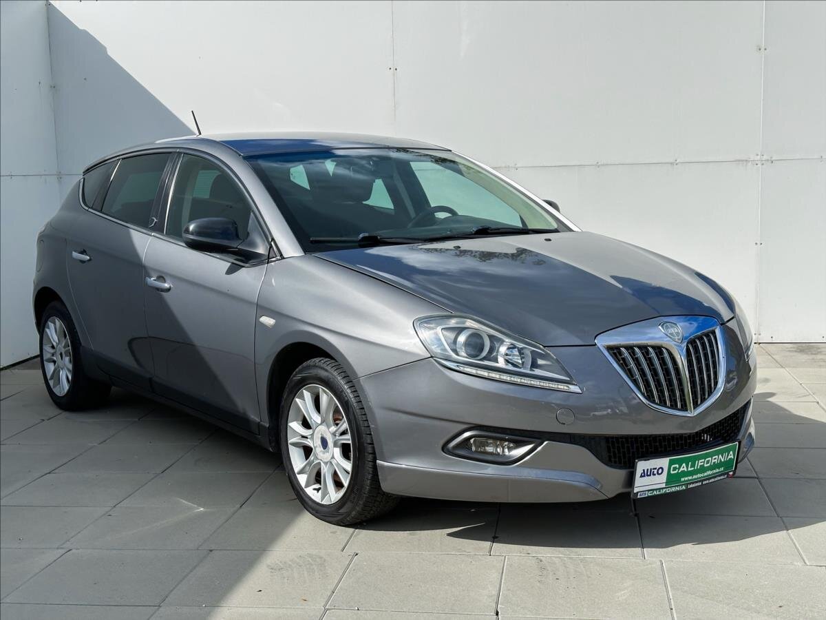 Lancia Delta Hatchback 1,6 l 88 kw