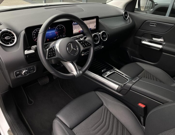 Mercedes-Benz GLA 9