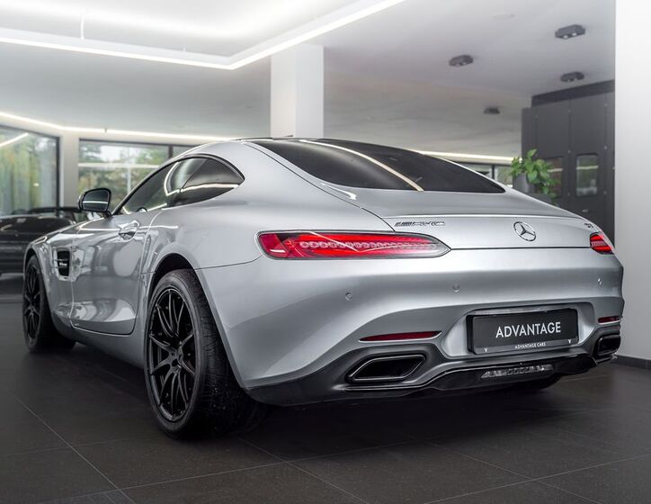 Mercedes-Benz AMG GT 4