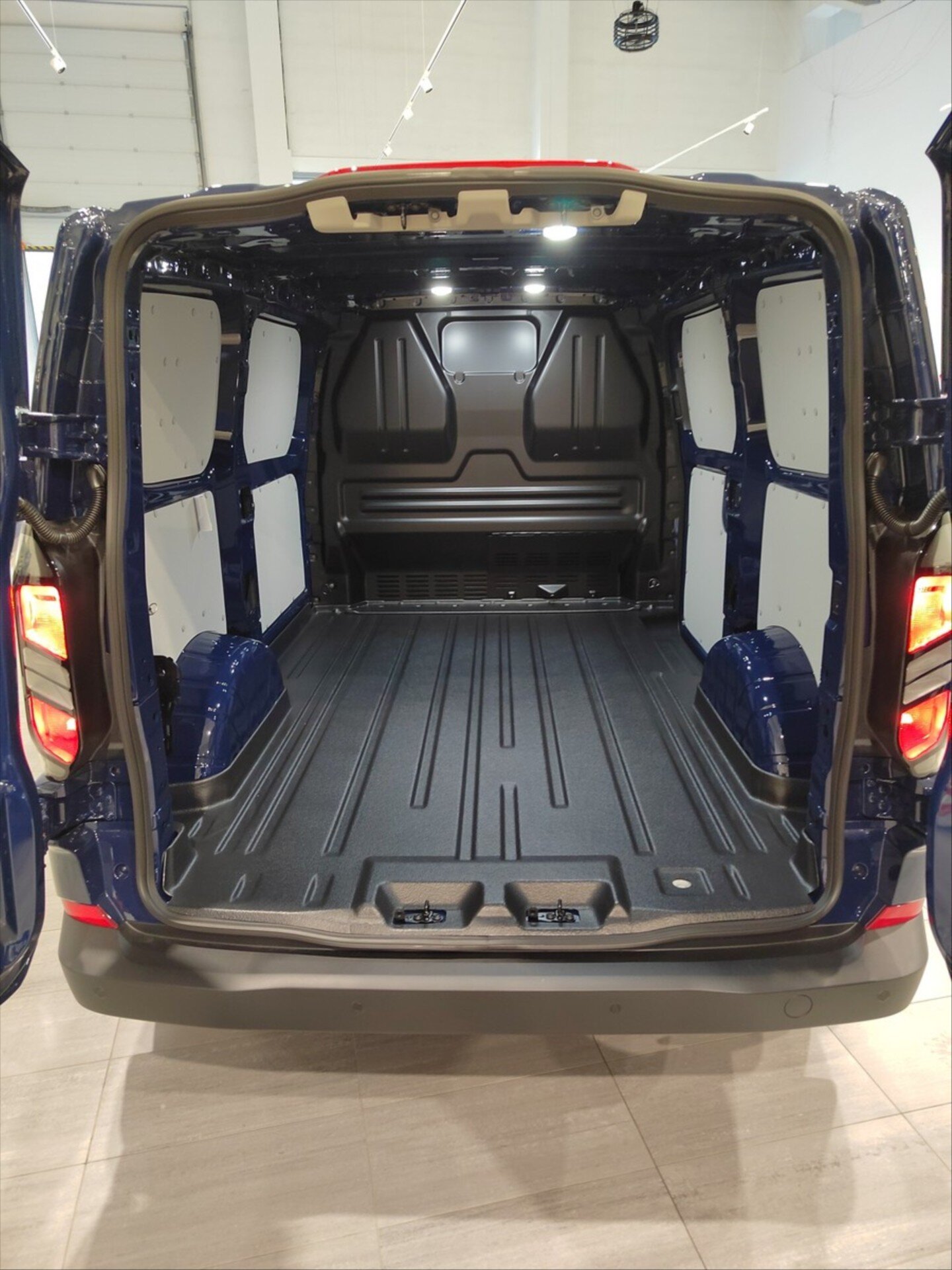 Ford Transit Custom Skříň 2,0 l 100 kw